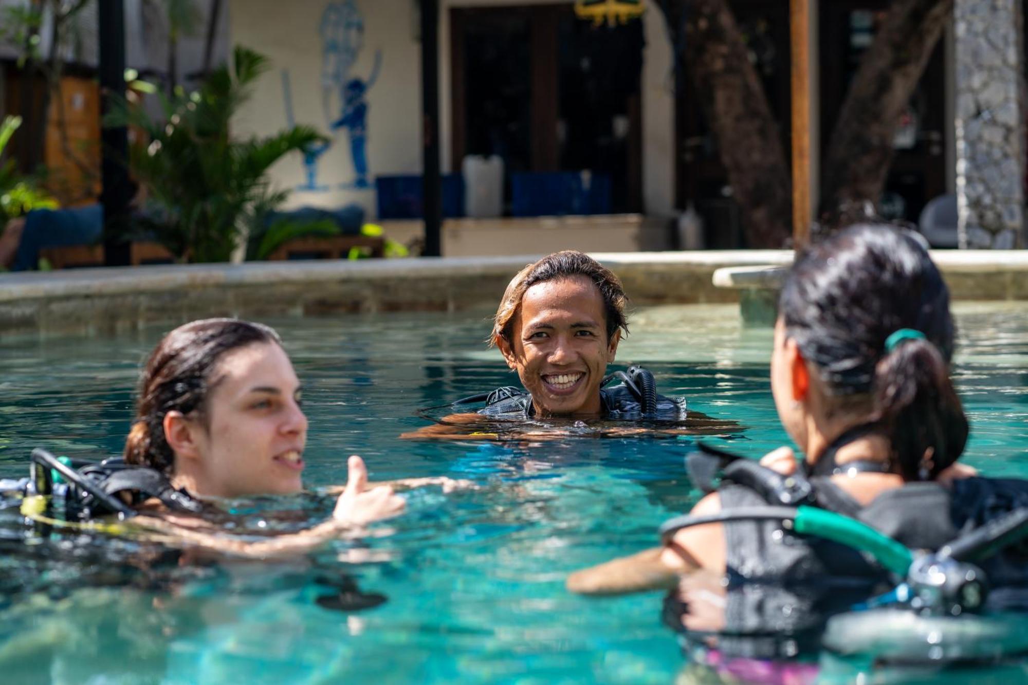 Manta Dive Gili Trawangan Resort Екстериор снимка