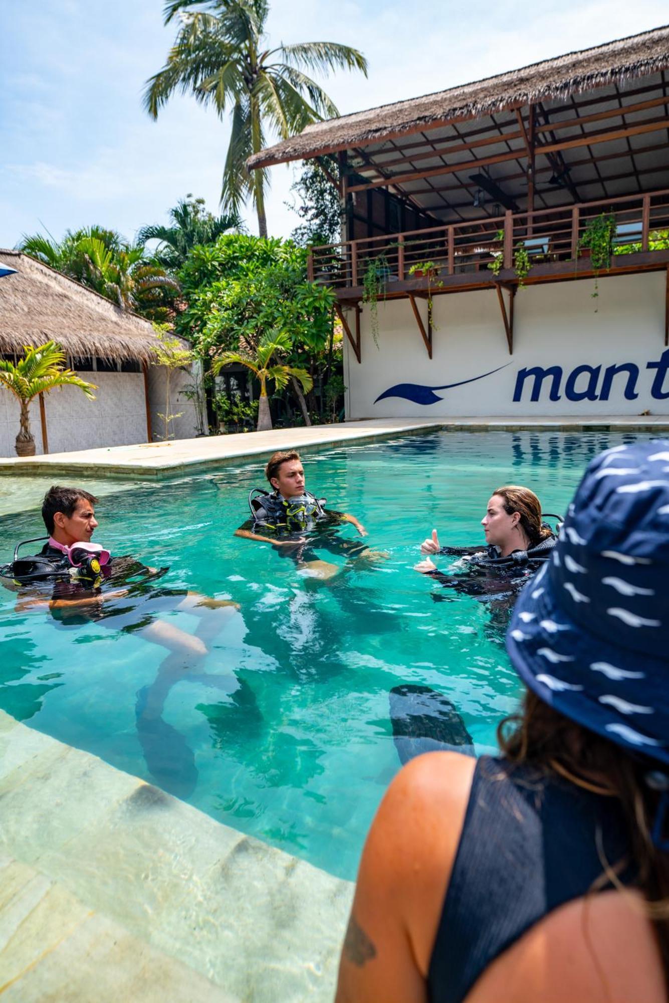 Manta Dive Gili Trawangan Resort Екстериор снимка